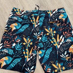 Tropical Print Men's Swim Shorts - Multicolor